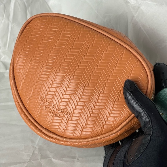 Preloved Bath and Body Works Coconut Cosmetic Pouch - Picture 7 of 10